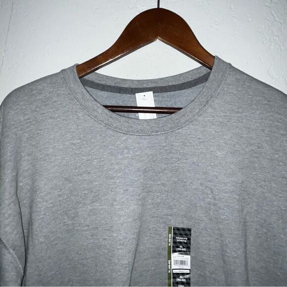 Men's Athletic Works NWT Grey Crewneck Sweatshirt - Picture 3 of 7
